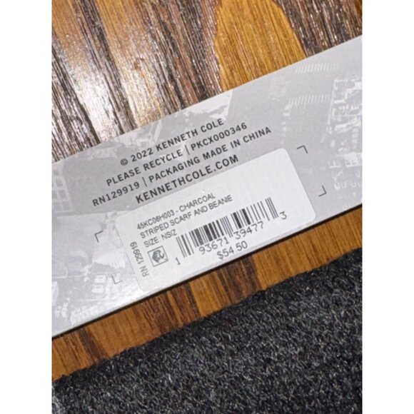 Kenneth Cole Reaction Men's Beanie & Scarf Set, Charcoal, One Size, NWT - Picture 3 of 3